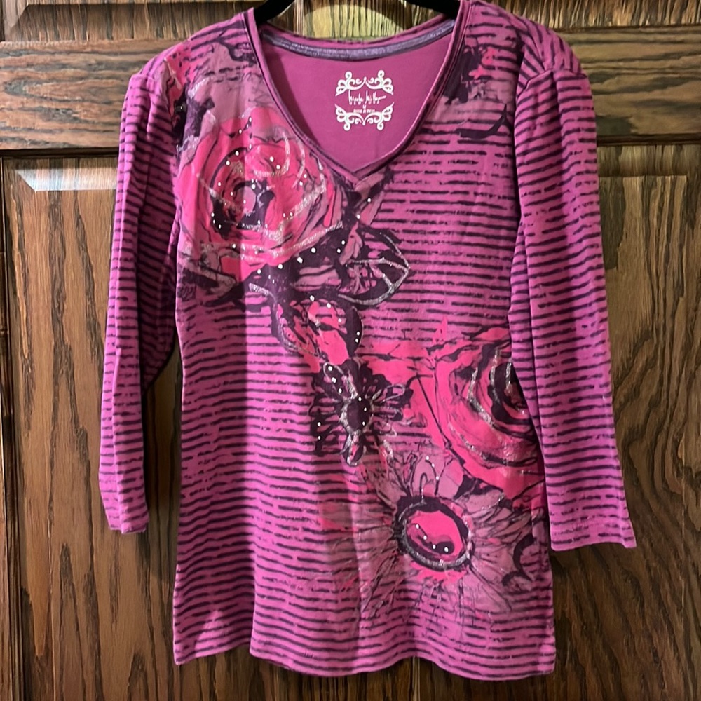 Deep pink with roses Nicole Miller 3/4 sleeve tee shirt. Size Medium
